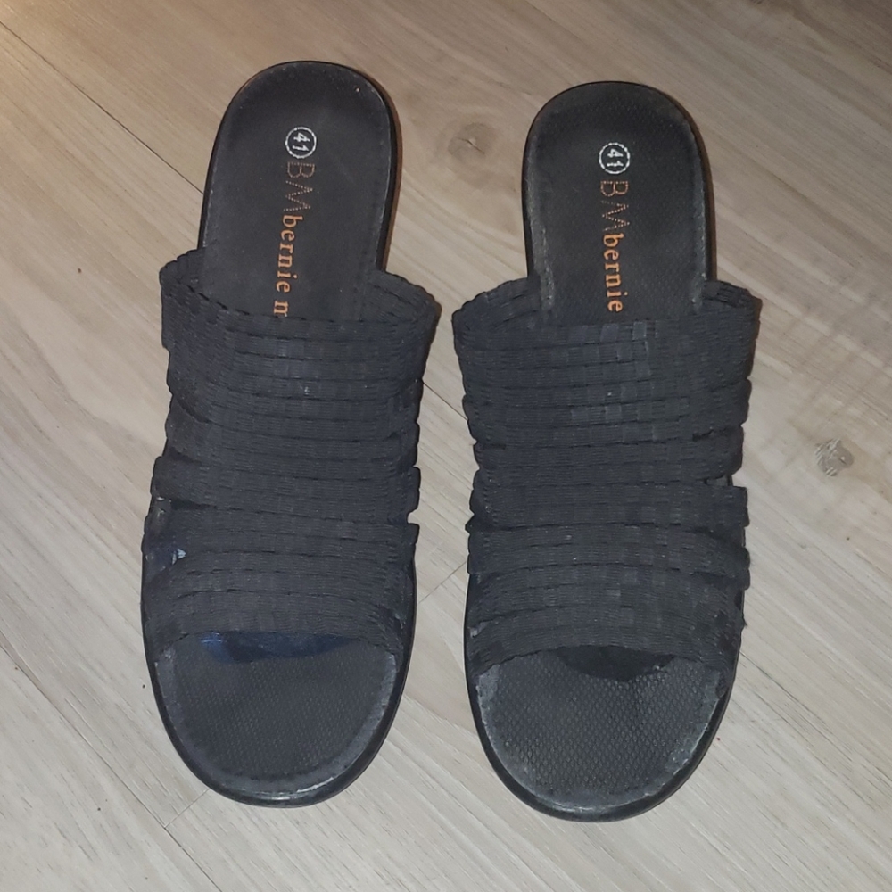 Bernie Mev Black Kent Wedge Sandals - Picture 1 of 4